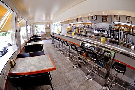 Interior del Bar Estació - zona de taules