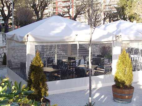 Vitrina de productes del Bar Estació