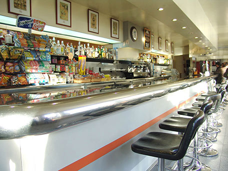 Bar Estació Berga de nit